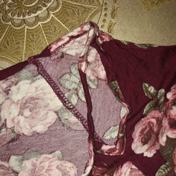 Floral Keyhole Sleeve Blouse - Picture 3 of 4